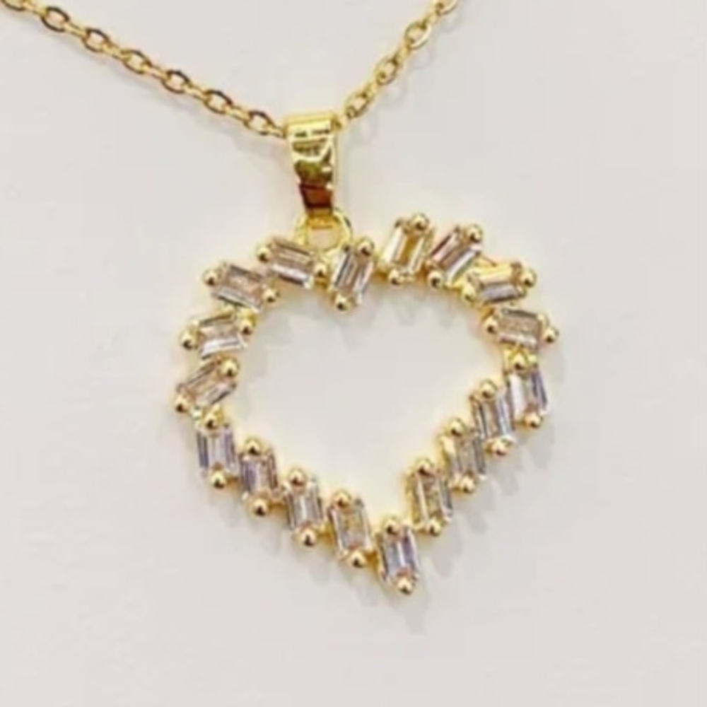Zircon Baguettes Heart Necklace & Earrings Set Gold Plated - Picture 3 of 8